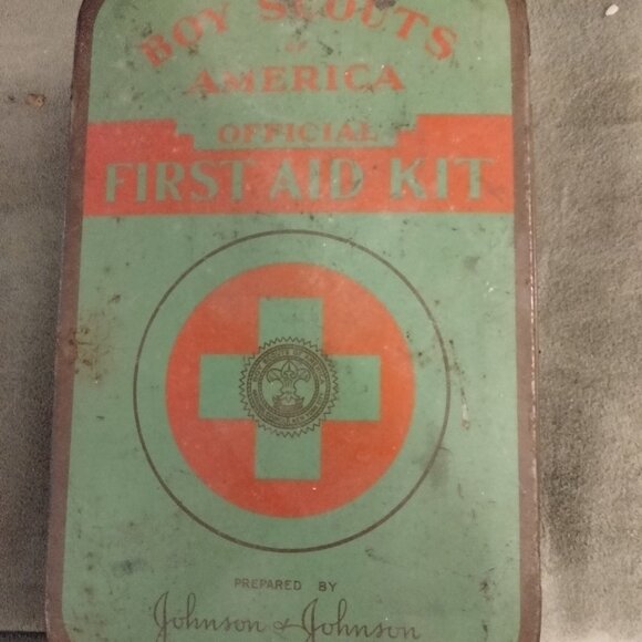 Vintage Boy Scouts of America First Aid Kit w/ Metal Green Case and Supplies - Picture 5 of 5